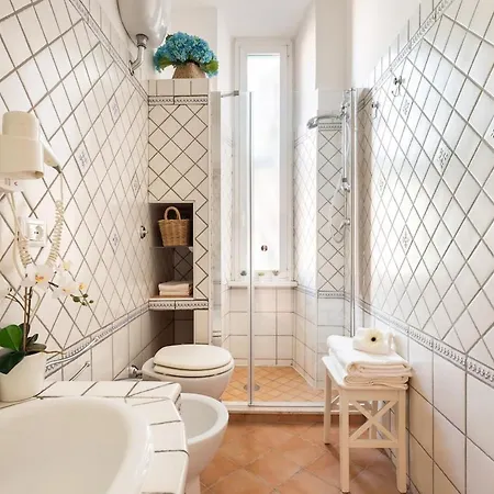 Elegant Beachfront House In The Heart Of Ostia דירה רומא